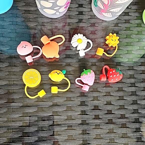 Color Changing Cups & Straw Covers - Picture 3 of 4